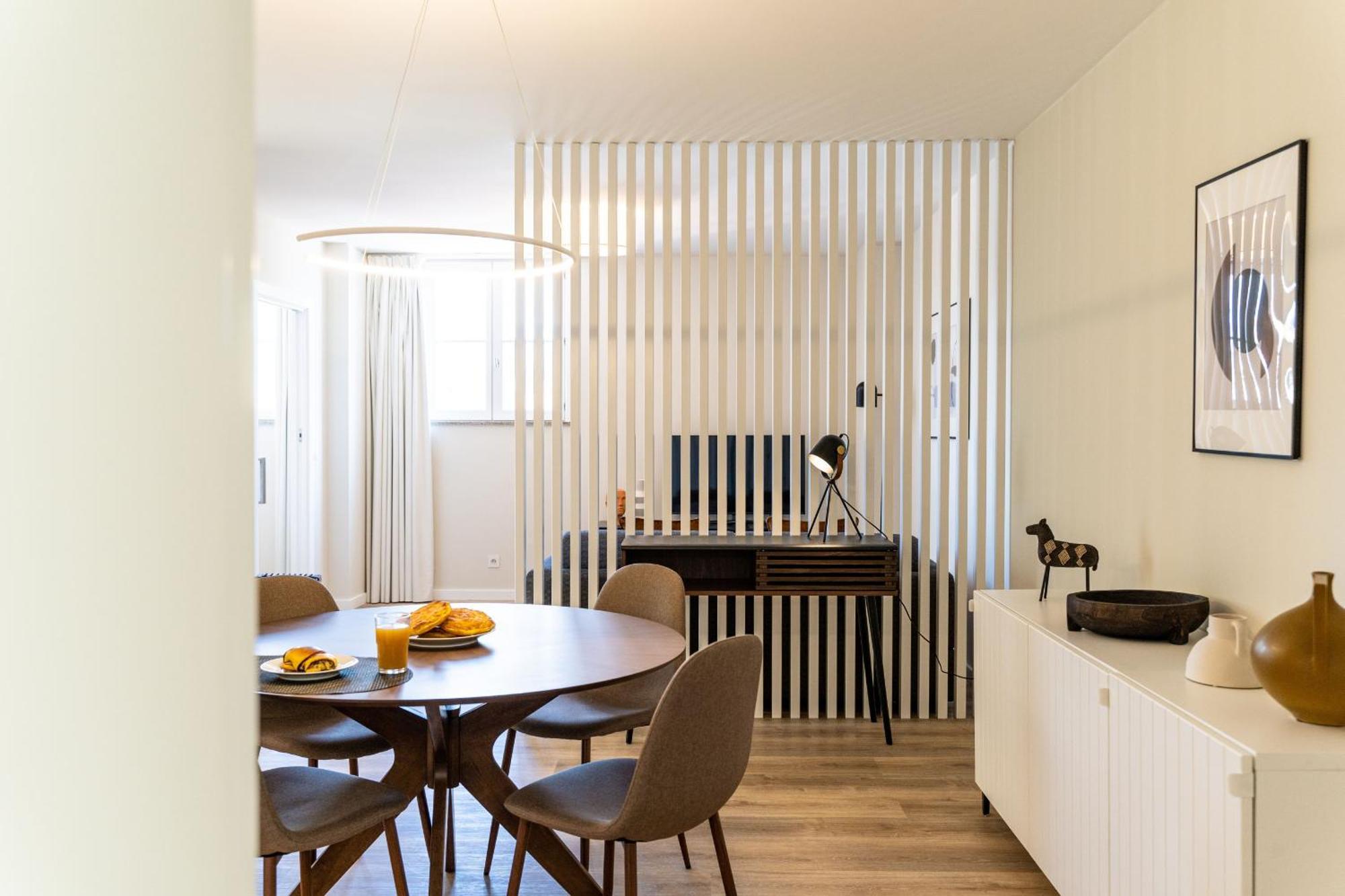 On The Square Flat - Center By House And People Apartment *